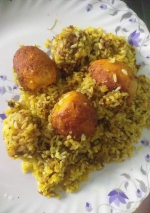 अंडा, आलू बिरयानी रेसिपी मुख्य फोटो