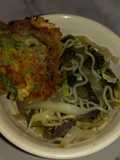 Lamen con vegetales y buñuelos de acelga