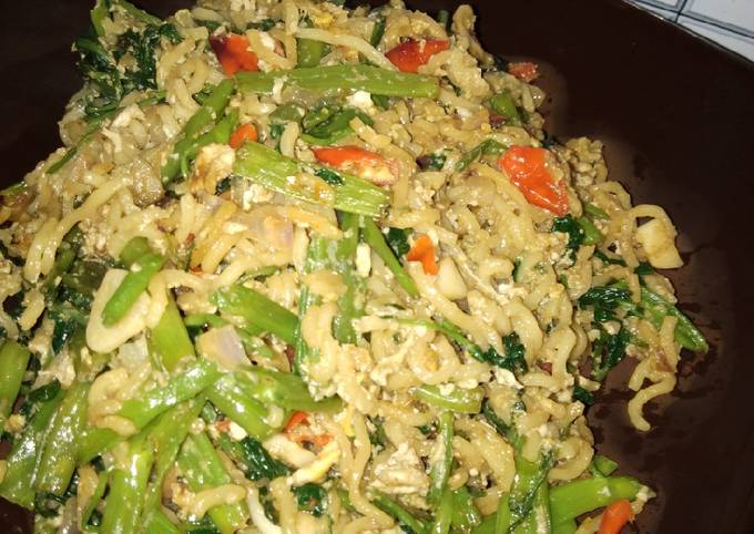 Resep Mie Kangkung Balacan Oleh Resep By Shenia👩‍🍳 Cookpad