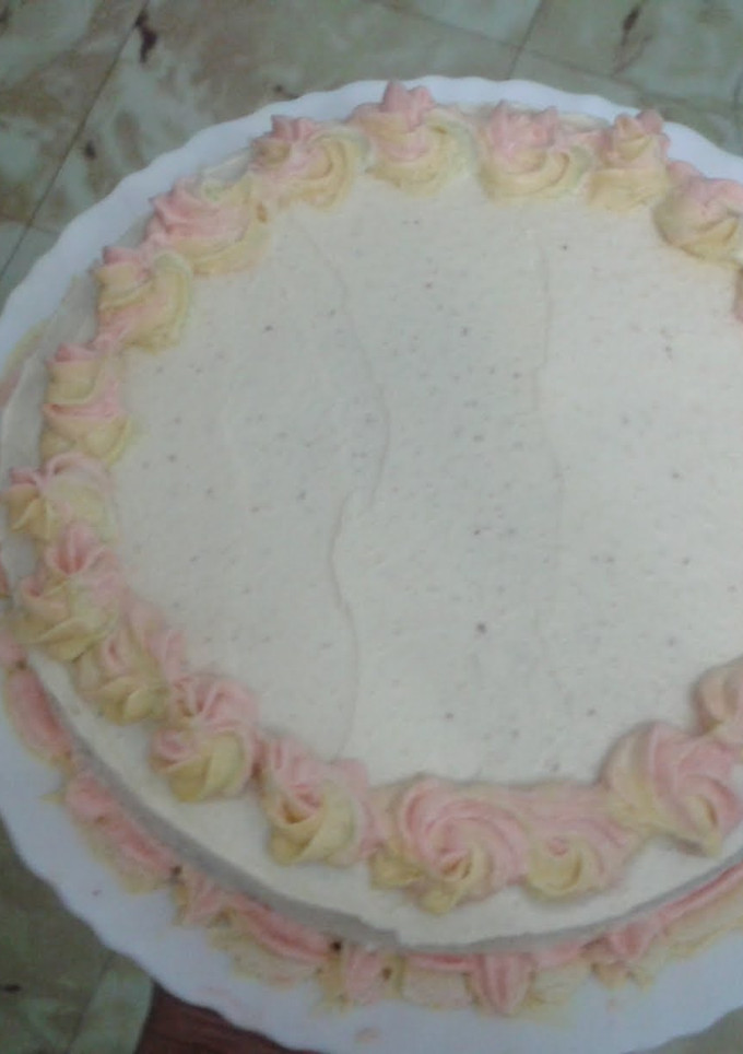 A picture of Soft vanilla cake.