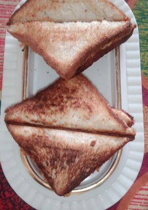 A picture of Potato sandwitch.