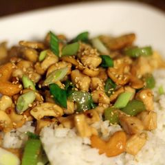 A picture of Spicy Cashew Chicken.