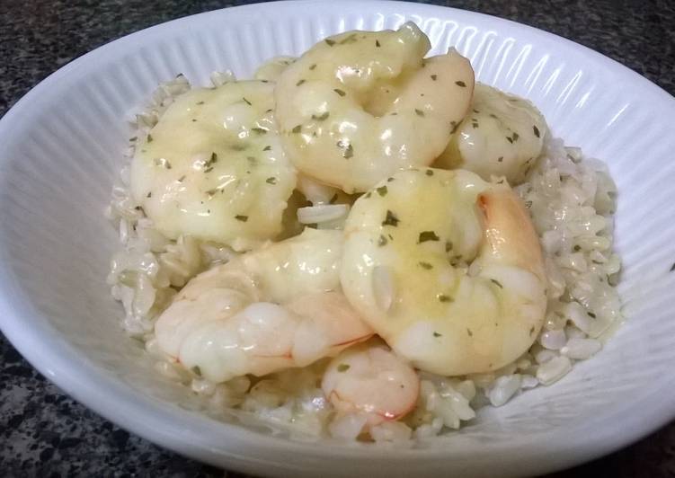 Creamy garlic prawns