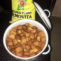 A picture of Semovita chin-chin🍽.