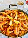 Arroz de domingo con sepia, pollo y langostinos