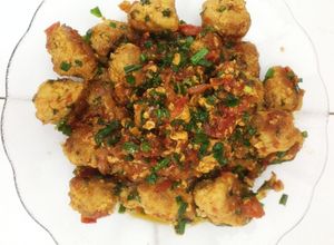 Hình của món Thịt băm viên chiên sốt cà chua đơn giản thơm ngon.