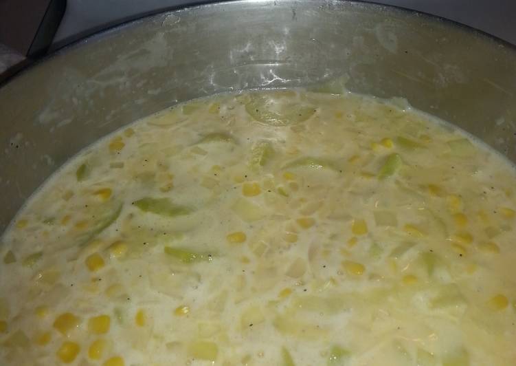 Easiest Way to Prepare Homemade Yellow squash cheesy soup