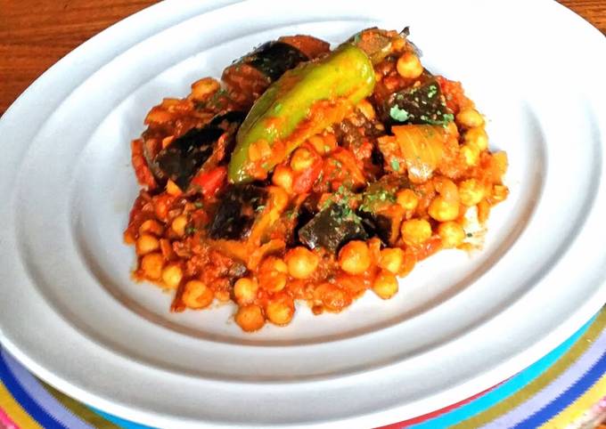 Aubergine and Chickpea Curry