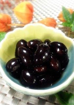 A picture of For Your New Year's Feast! Plump, Ever-Popular Sweetened 'Kuromame' Black Soybeans.
