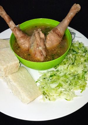 A picture of Kenyan Kienyeji chicken pepper soup.
