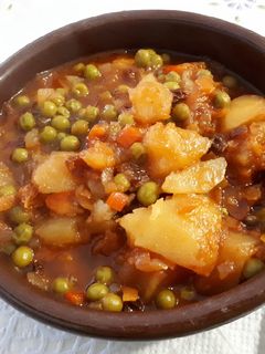 Una foto de Guiso de patatas vegano