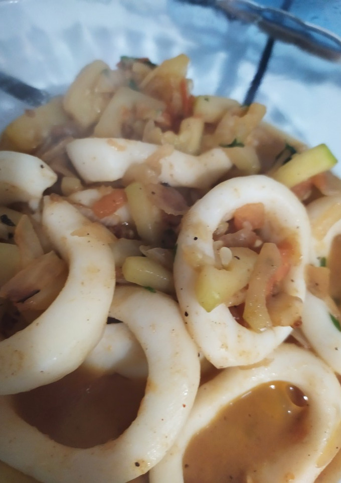 Una foto de Calamares en salsa