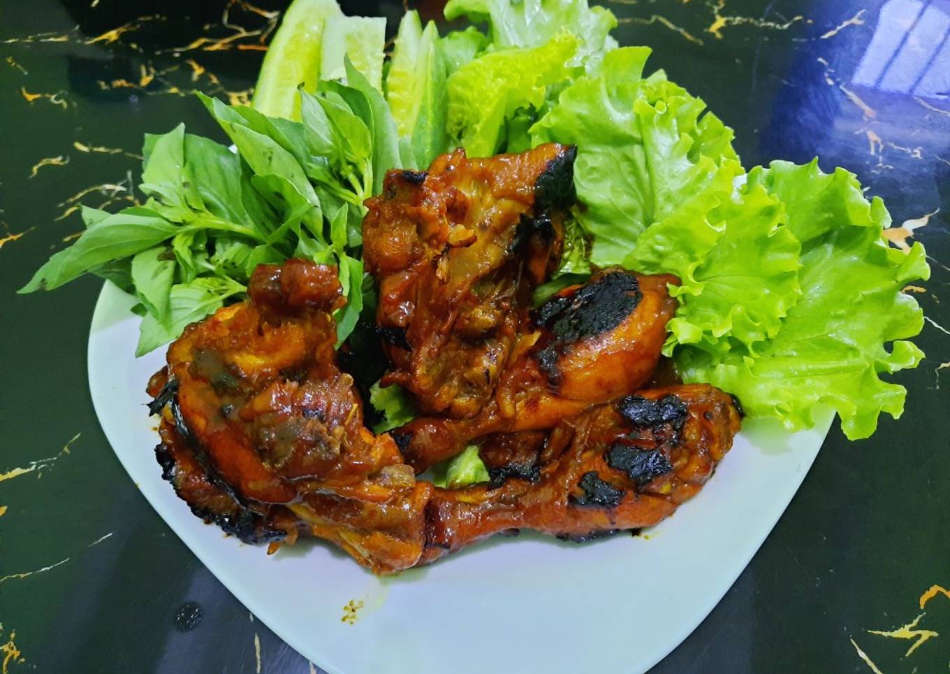 Ayam panggang dalam madu