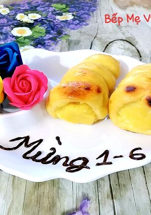 Hình của món Bánh mì xoắn ốc nhân kem.