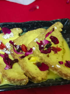 ब्रेड टोस्ट विद रबड़ी (Bread Toast with rabdi recipe In Hindi) रेसिपी मुख्य फोटो