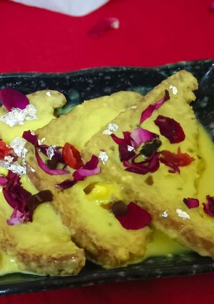 ब्रेड टोस्ट विद रबड़ी (Bread Toast with rabdi recipe In Hindi) रेसिपी मुख्य फोटो