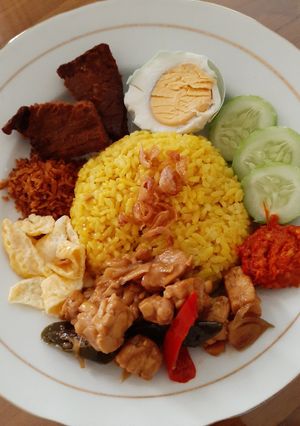 Foto resep Nasi Kuning Legit Rice Cooker