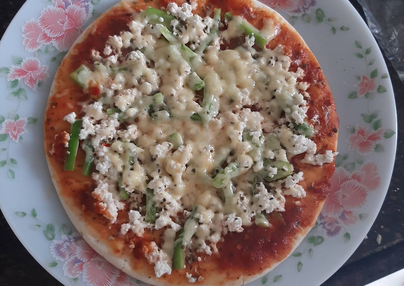 Paneer capsicum pizza