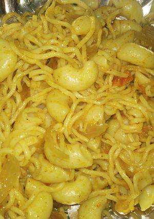 A picture of Maggi pasta.