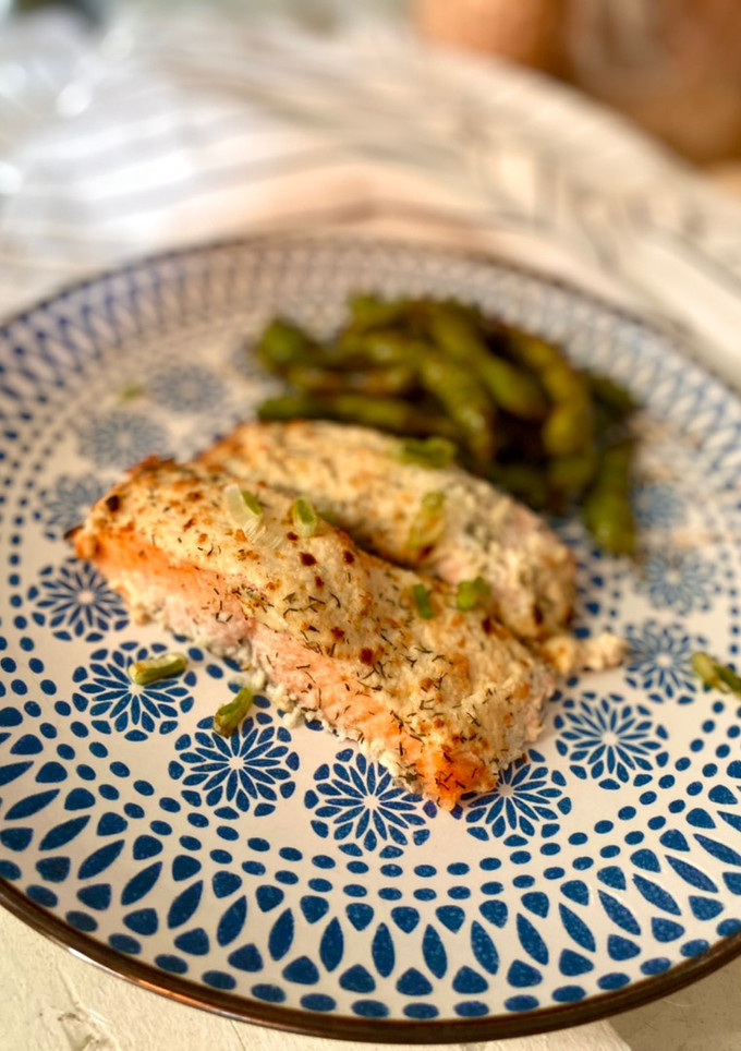 Una foto de Salmón gratinado a las finas hierbas
