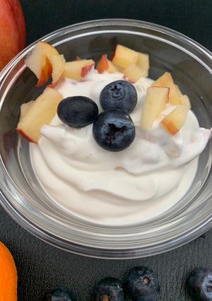 ફ્રુટ શ્રીખંડ (Fruit Shreekhand Recipe In Gujarati) રેસીપી મુખ્ય ફોટો