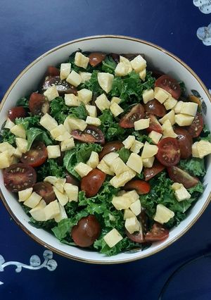 Hình của món Salad cải kale.