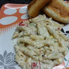A picture of Penne in White sauce.