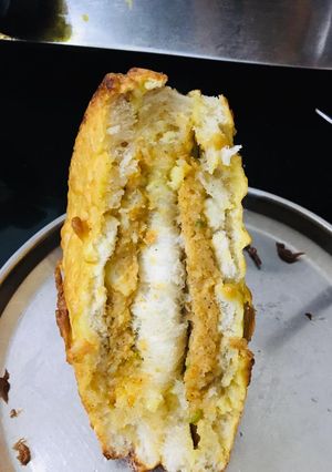 બ્રેડ પકોડા (Bread Pakora Recipe In Gujarati) રેસીપી મુખ્ય ફોટો