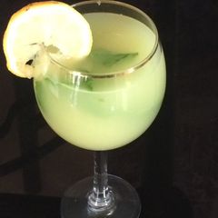 A picture of Ginger Roots Juice With Pineapple, Lemon And Mint.