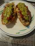 Molletes de chilorio de pavo en horno tostador