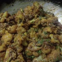 A picture of Gobhi pepper fry.