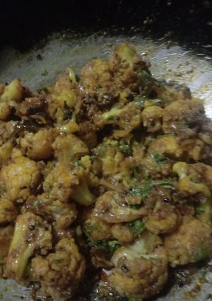 A picture of Gobhi pepper fry.