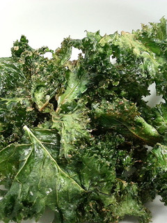 A picture of Kickin' Garlic Kale Crisps.