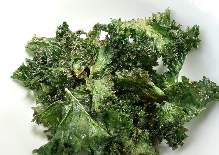 Easiest Way to Prepare Perfect Kickin’ Garlic Kale Crisps