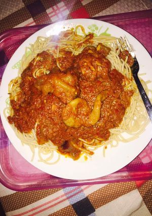 A picture of Cow leg and intestine stew with spaghetti.