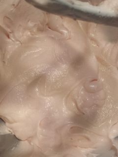 A picture of Strawberry Buttercream.