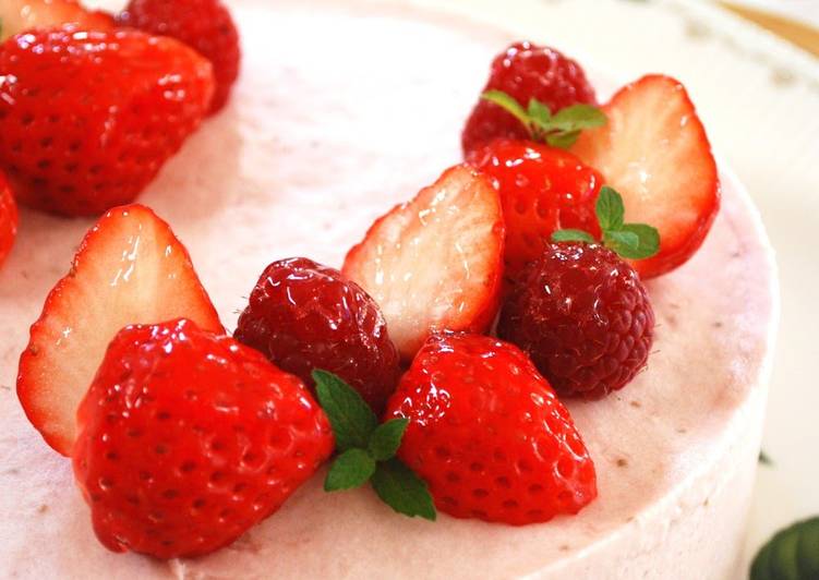 Steps to Make Favorite Strawberry Mousse