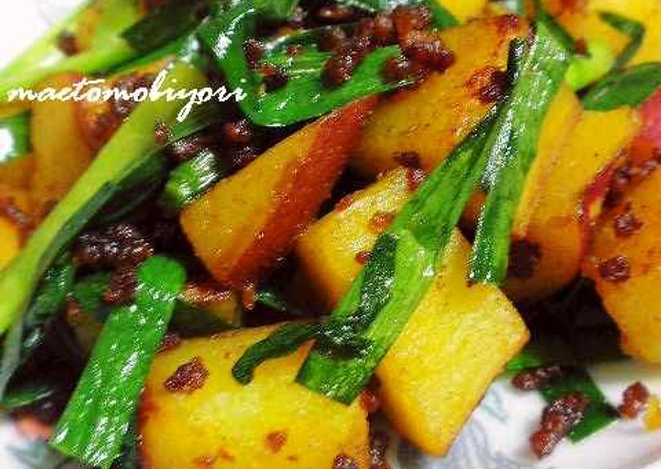 Curry Flavored Potato, Ground Meat and Chinese Chive Stir Fry