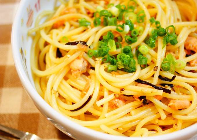 Step-by-Step Guide to Prepare Favorite Japanese-style Pasta with Salmon
and Shio-kombu