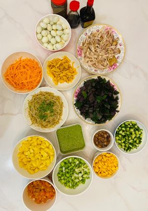 Hình của món Vào bếp cùng con: poke - bữa cơm tươi cầu vồng.