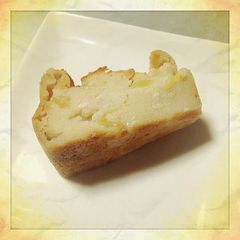 A picture of Apple & Sake Lees Cake.
