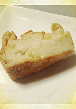A picture of Apple & Sake Lees Cake.