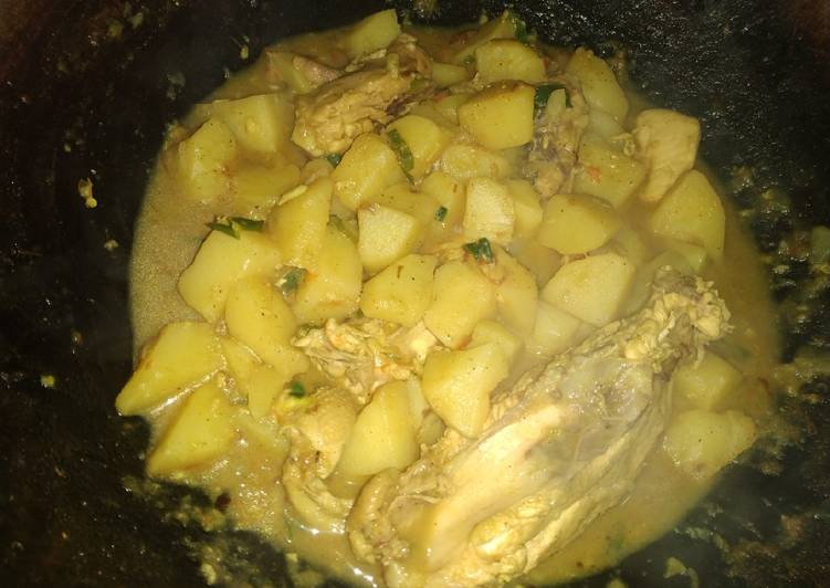 Special Potatoes Chicken Curry