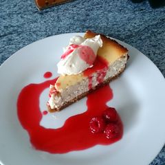 A picture of White chocolate and vanilla cheesecake.