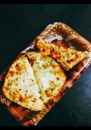 A picture of Cheese garlic bread.