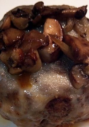 A picture of Salisbury Steak.