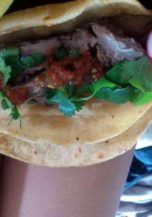A picture of Lengua tacos.