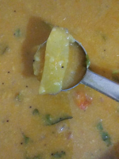 மாங்காய் சாம்பார் (Maankaai sambar recipe in tamil) செய்முறை முக்கிய புகைப்படம்