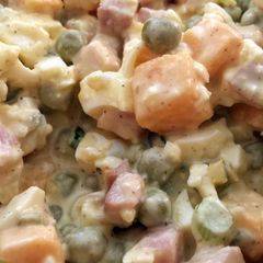 A picture of Pea salad.
