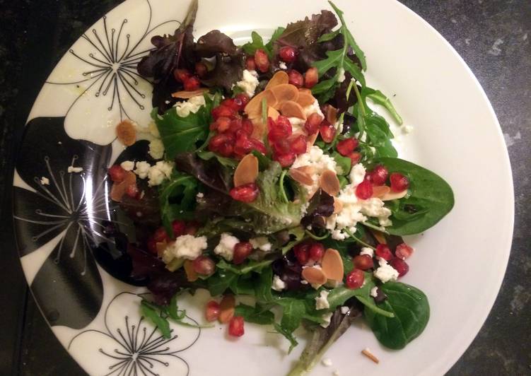 Recipe of Any-night-of-the-week Pomegranate baby leaf rocket salad